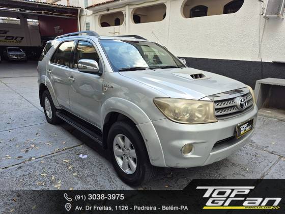 TOYOTA HILUX SW4 3.0 SRV 4X4 7 LUGARES 16V TURBO INTERCOOLER DIESEL 4P AUTOMÁTICO TOYOTA HILUX SW4 3.0 SRV 4X4 7 LUGARES 16V TURBO INTERCOOLER DIESEL 4P AUTOMÁTICO